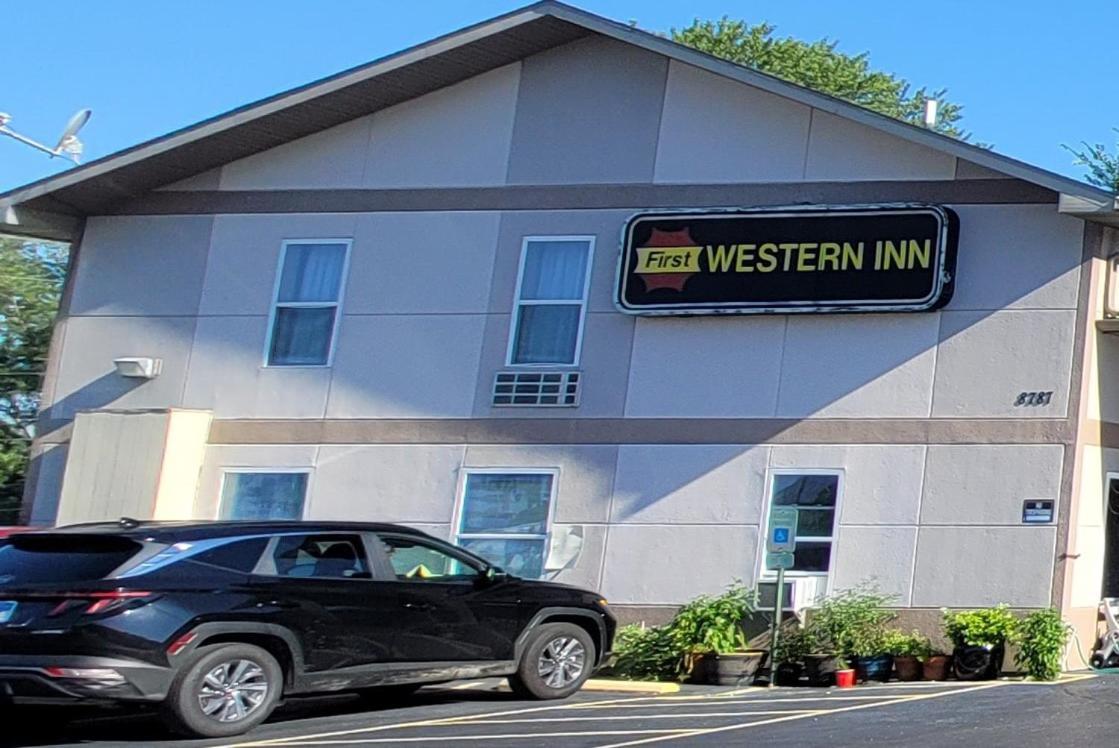 First Western Inn Caseyville 外观 照片