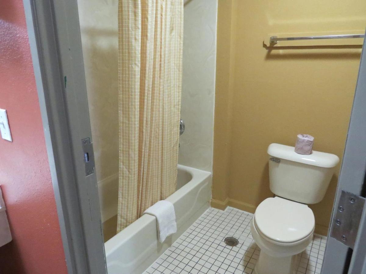 First Western Inn Caseyville 外观 照片